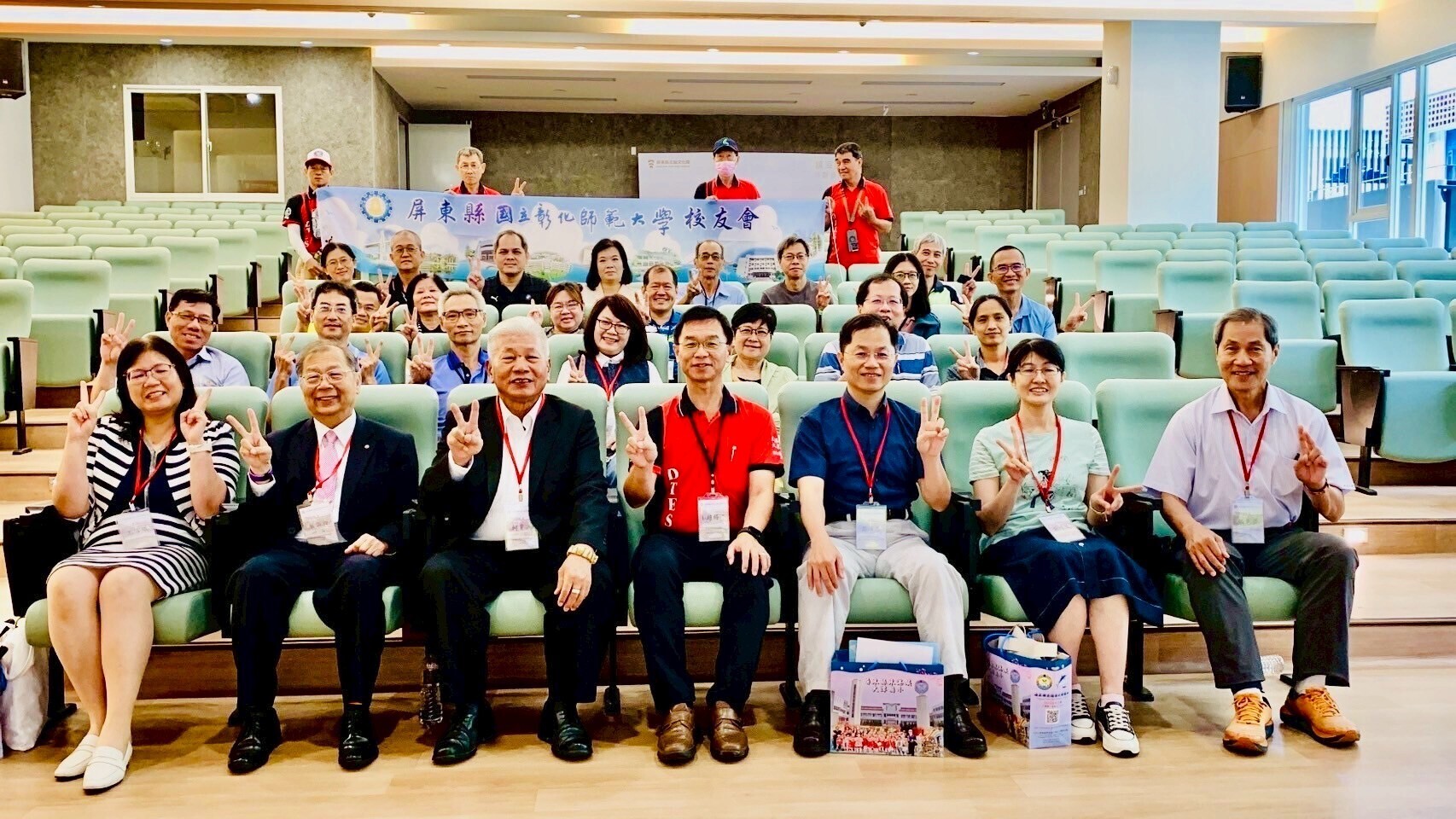 ▲屏東縣校友會成立大會在王船文化館舉辦。（趙錫清校長提供）