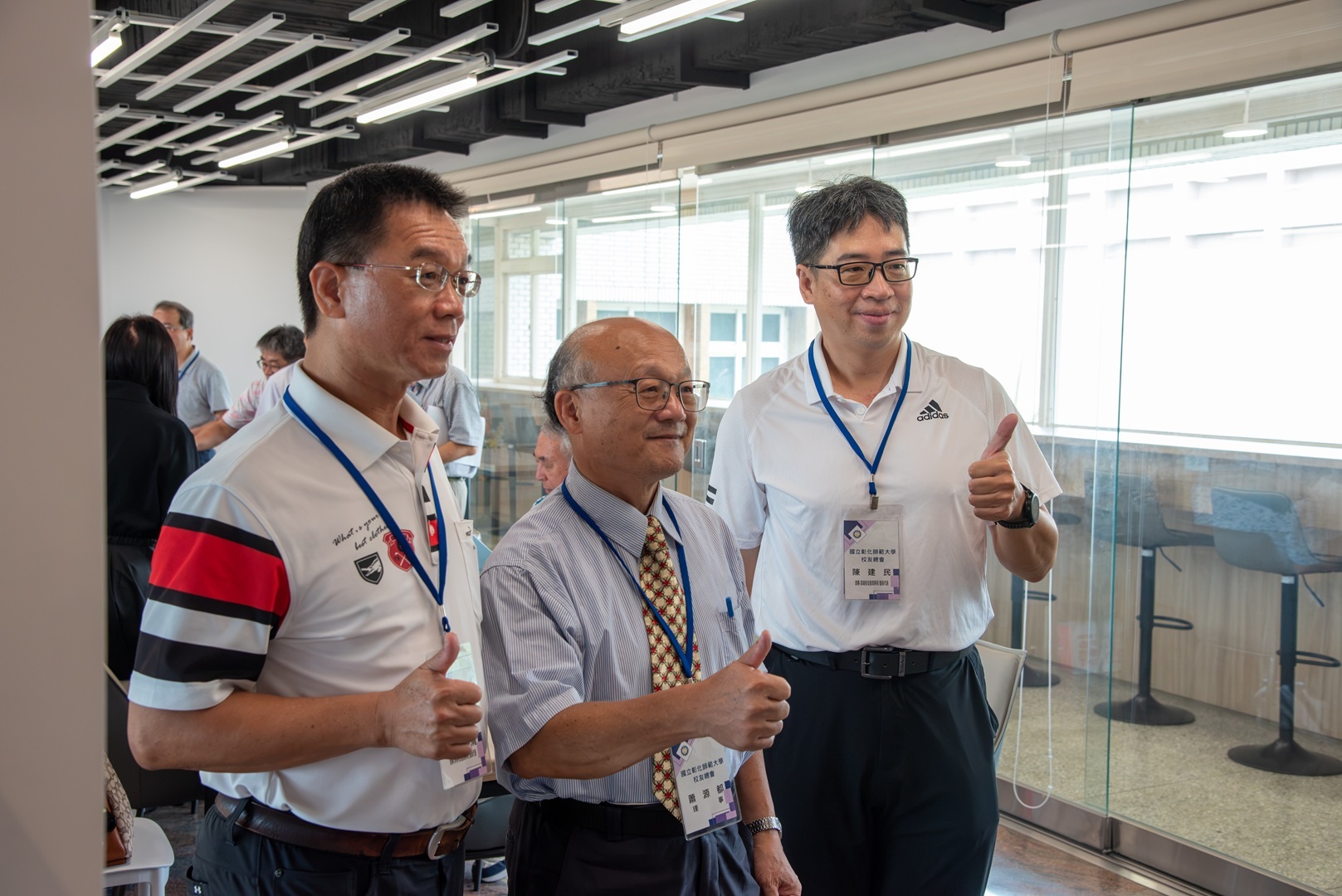 校友服務中心鄭曜忠主任等貴賓出席指導